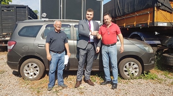 Veculo apreendido em operao contra o trfico de drogas ser usado pelo Lar dos Velhos