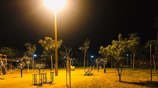 Aps longa espera  instalada iluminao no parque infantil e academia ao ar livre do Bela Vista