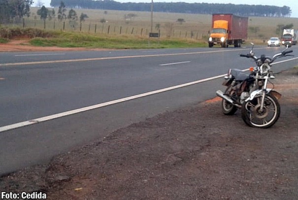Acidente na SP-294 fere gravemente motociclista de Hercul�ndia 