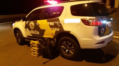Fiscalização na Rodovia Raposo Tavares prende trio de jovens com mais de 20kg de maconha