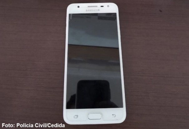 Telefone celular furtado em Bastos � recuperado pela Pol�cia Civil em Rin�polis
