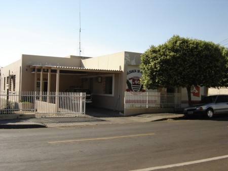 Inquérito policial investiga aplicação de tatuagens sem autorização dos pais em adolescente de 15 anos