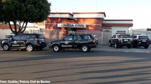 Polcia Civil de Bastos prende dois acusados de envolvimento em roubos