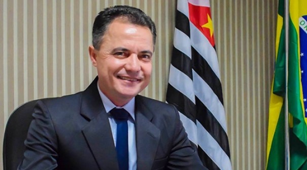 Justi�a suspende resolu��o da C�mara de Mari�polis que afastou prefeito