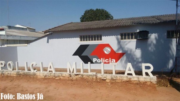 Motorista � detido ap�s se envolver em acidente em Bastos