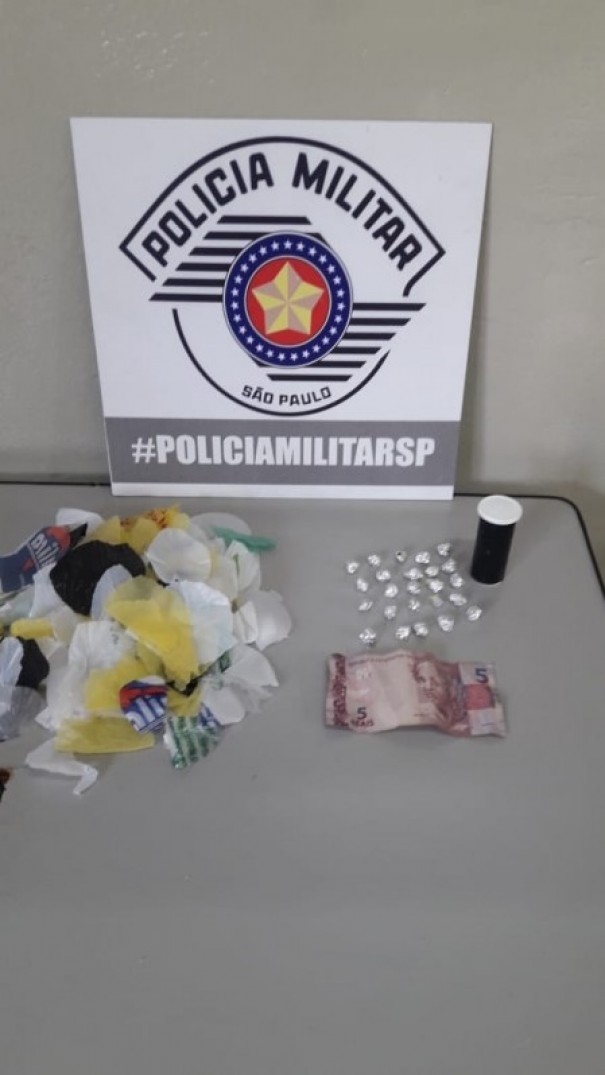 Traficante � preso pela PM na Vila Esperan�a, em Osvaldo Cruz