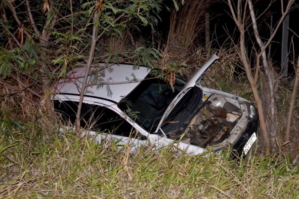 Corpo de Bombeiros de OC registra acidente de tr�nsito na SP-294, em Parapu� 
