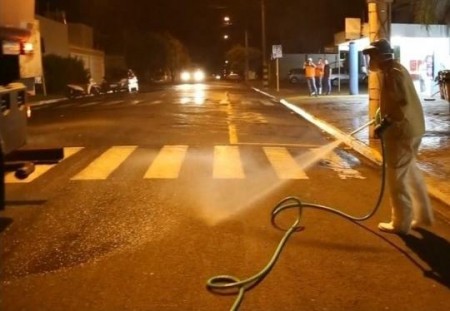 Prefeitura e Sabesp firmam parceria para higienizar locais onde há concentração de pessoas