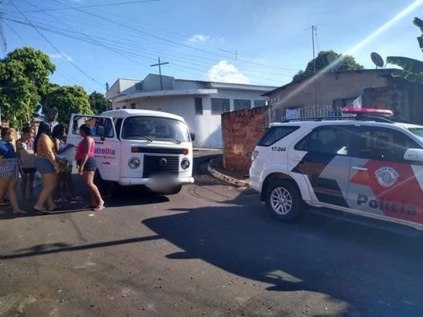 Polcia Militar apoia entrega de cestas bsicas em Osvaldo Cruz