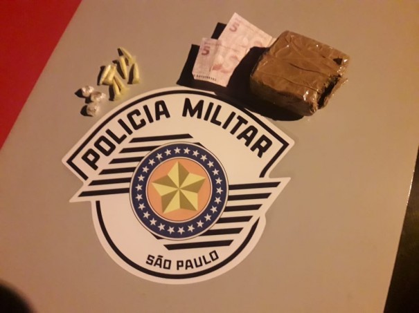 Pol�cia Militar prende indiv�duo por tr�fico de drogas na Vila Cavar�, em OC