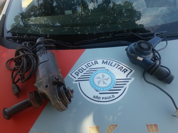 Pol�cia Militar apreende objetos dentro do pr�dio desativado da UPA de Osvaldo Cruz