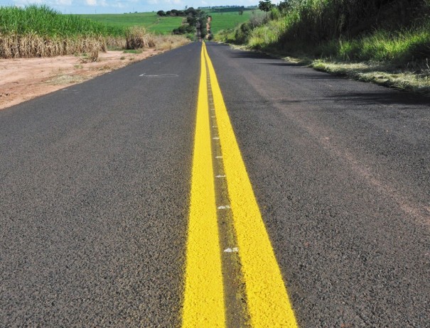 Prefeitura de Flrida Paulista conclui sinalizao de solo na vicinal para o Distrito do Indai