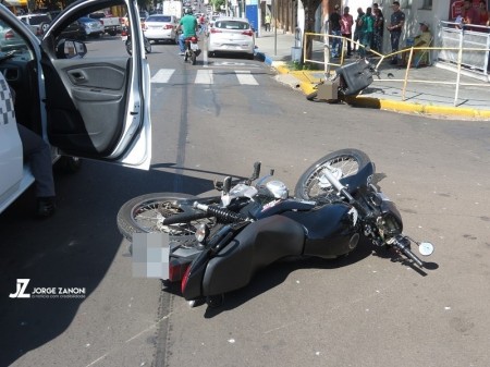 Motociclista sofre fratura em acidente no centro de Dracena