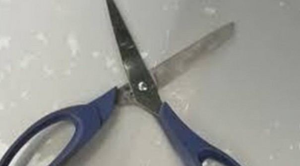 Por causa de d�vidas homem � agredido com tesouradas em Dracena