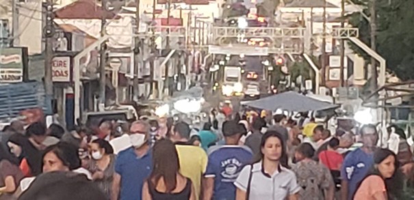 Muncipe de Osvaldo Cruz registra Ocorrncia por aglomerao de pessoas durante feira livre 