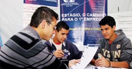 Ciee abre vagas de estágio para alunos dos ensinos técnico e superior