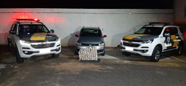 Pol�cia Rodovi�ria apreende mais de 80 quilos de maconha em fundo falso de ve�culo na SP-425, em Presidente Prudente