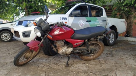 Dupla é detida pela Polícia Militar Ambiental com motocicleta furtada em Presidente Epitácio