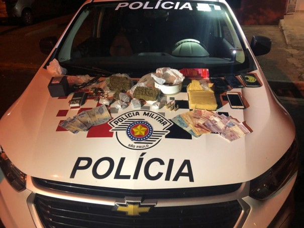 Ap�s abordagem a usu�rio de entorpecente, PM prende traficantes e apreende grande quantidade de drogas, em Luc�lia