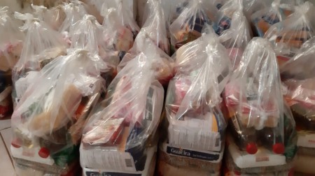 Secretaria de Desenvolvimento Social e Cidadania de Sagres faz entregas de cestas básicas para famílias vulneráveis