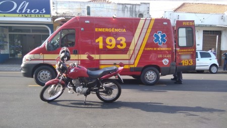 Polícia Militar registra atropelamento no centro, em Osvaldo Cruz