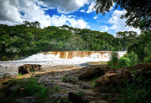 Luclia cria Parque Natural Municipal Salto Botelho