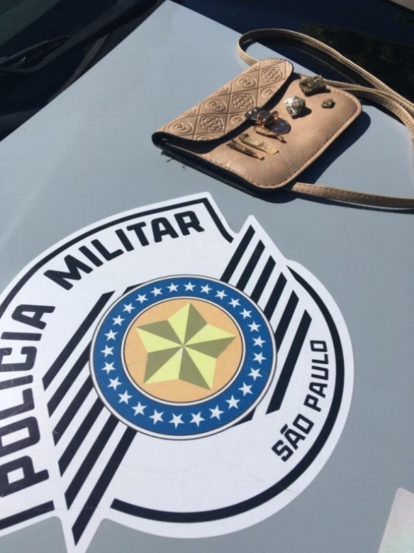 Durante atendimento de briga entre casal, PM prende homem por viol�ncia dom�stica e mulher por porte de entorpecente, em OC