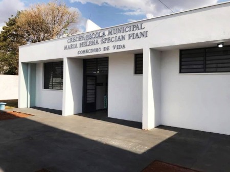 Inaugurada a creche-escola em Salmourão