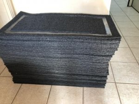 Secretaria de Educação de Adamantina reforça estoque de materiais de limpeza e adquire totens para disponibilização de álcool em gel