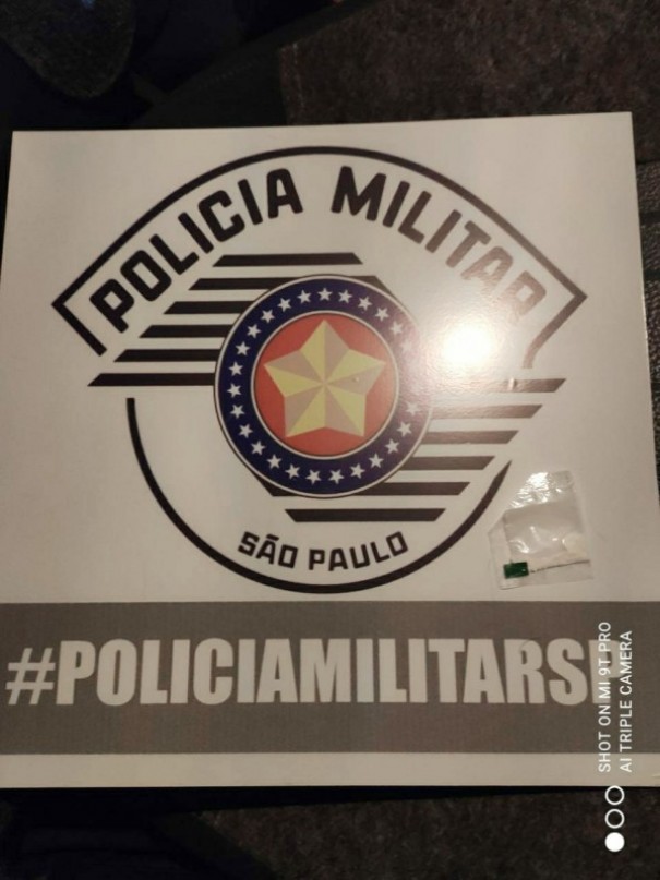 Homem � detido por porte de droga em Salmour�o 