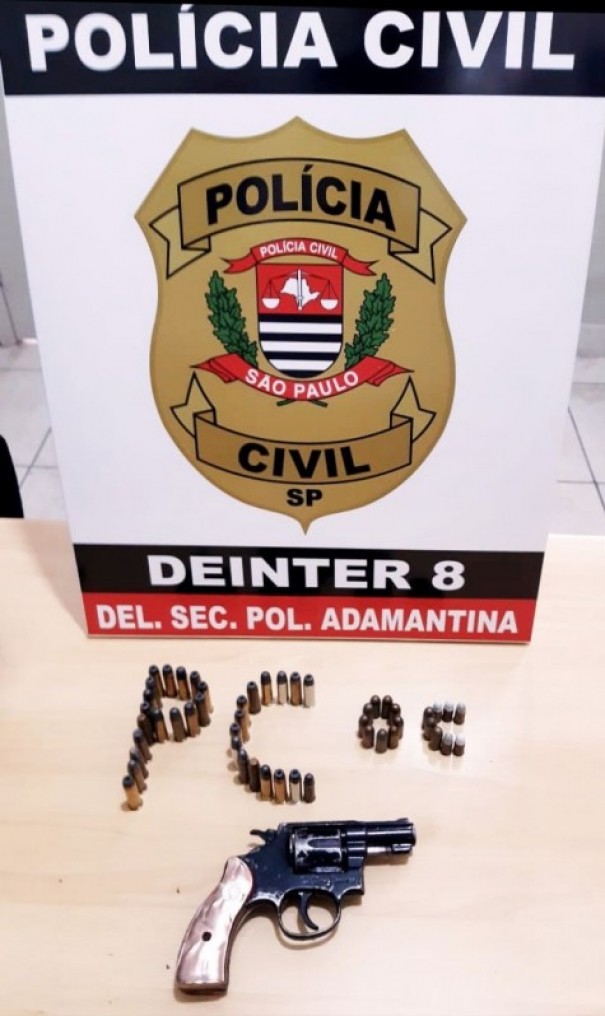 Pol�cia Civil realiza opera��o e apreende arma e muni��es, em Osvaldo Cruz