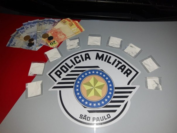 Homem  preso pela PM em Osvaldo Cruz, aps vender drogas para moradores de Inubia Paulista