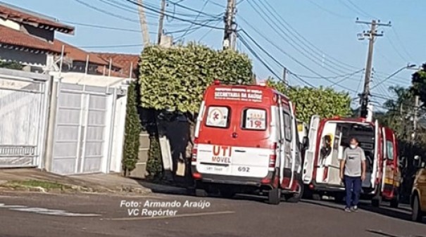 Homem sofre graves queimaduras ao tentar trocar poste em Mar�lia