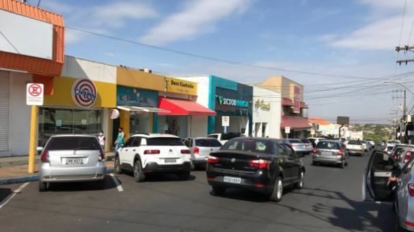 Prefeitura de Adamantina altera horrio para comrcio, servios e sales de beleza e barbearia