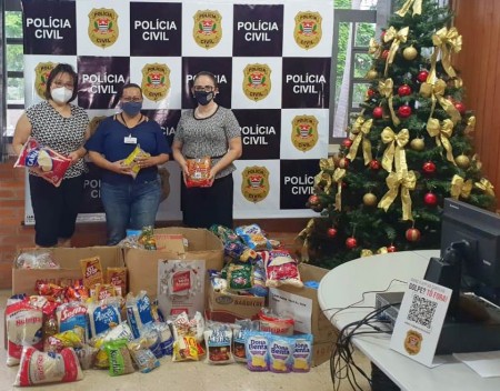 Policiais civis de Presidente Prudente participam do Natal Sem Fome 2020