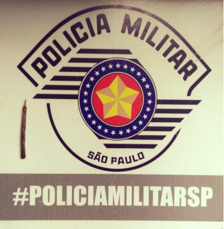 Homem abordado pela PM foi flagrado com cigarro de maconha, em Salmourão