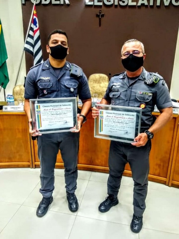 C�mara de Salmour�o concede 'Mo��o de Congratula��o e Louvor' a policiais que salvaram beb� de engasgamento