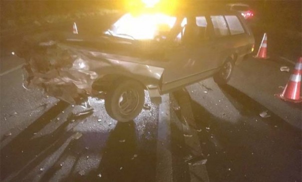 Passageiro de Belina fica ferido em colis�o na SP-294, em Quintana