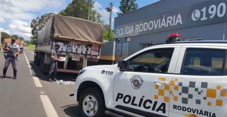 Polícia Rodoviária apreende em rodovias da região de PP mais de 350 mil maços de cigarro contrabandeados