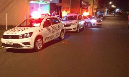 Polícia Militar de Bastos coíbe perturbação de sossego público, autua e recolhe veículos no espaço jovem