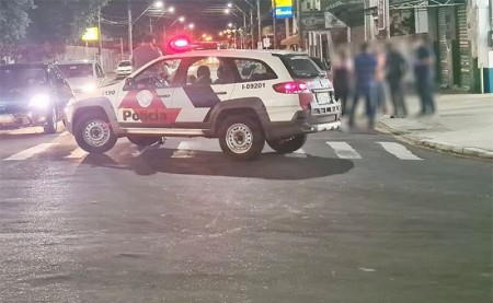 Passageiro com deficiência física cai de garupa de moto em Tupã