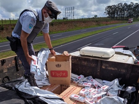 Polícia Rodoviária apreende caminhão com 170 mil maços de cigarros contrabandeados do Paraguai