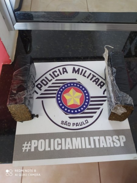 Adolescente é apreendido por ato infracional de tráfico de drogas, em Salmourão