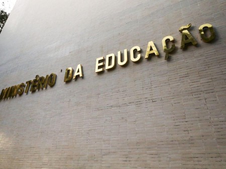 Após recusa de universidades, MEC desiste de retorno das aulas em janeiro