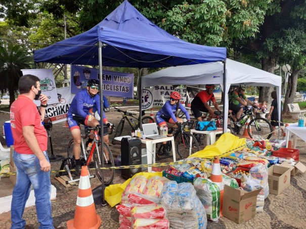 Pedal no Rolo de Osvaldo Cruz arrecadou cerca de 600 kg de alimentos