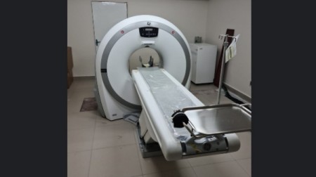 Santa Casa de Adamantina recebe novo tomógrafo; equipamento deve iniciar operação em janeiro