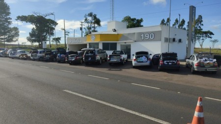 Veículos carregados com mercadorias sem notas fiscais são apreendidos em Presidente Venceslau