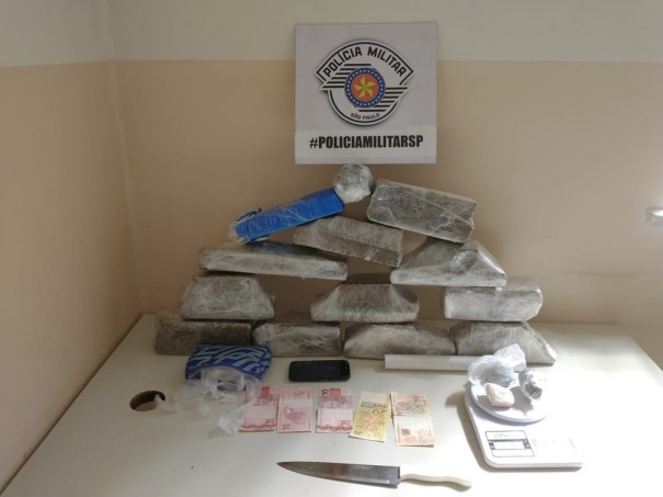 Pol�cia Militar apreende mais de 9 kg de maconha e casal acaba preso por tr�fico