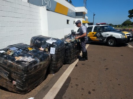 Fiscalização apreende 5 mil produtos entre cosméticos, óculos, relógios e roupas do Paraguai em Presidente Prudente