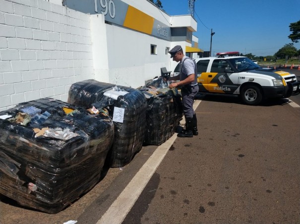 Fiscaliza��o apreende 5 mil produtos entre cosm�ticos, �culos, rel�gios e roupas do Paraguai em Presidente Prudente